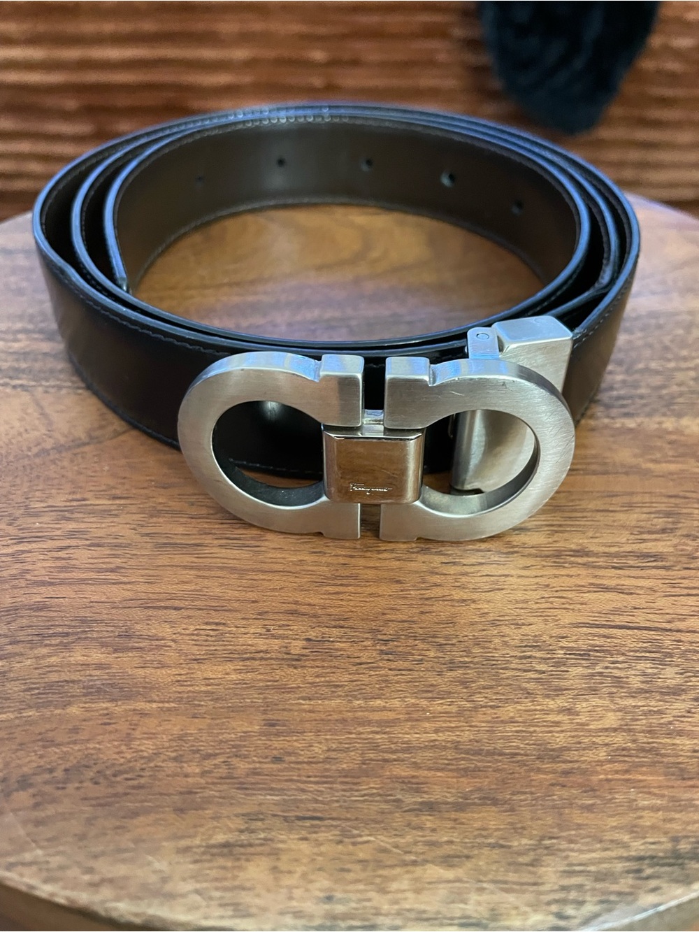 FERRAGAMO Men’s Reversible Leather Double-Gancio 48” Belt - Black/Brown